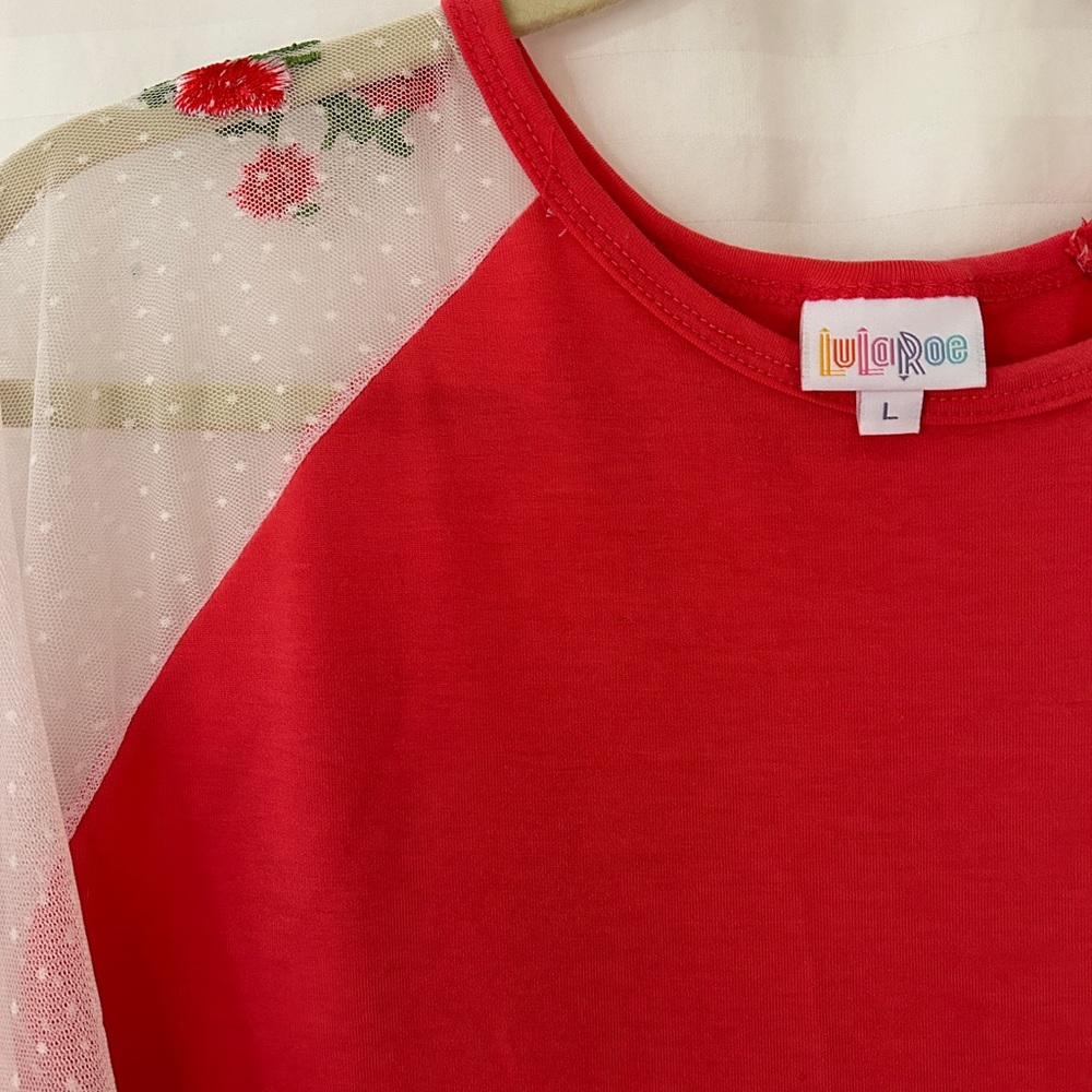 LulaRoe Randy Top - Picture 2 of 2